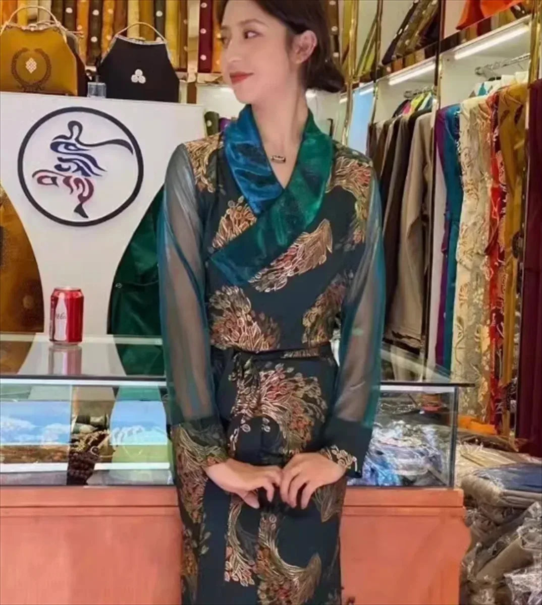 Spring and Summer Tibetan clothes in Lhasa