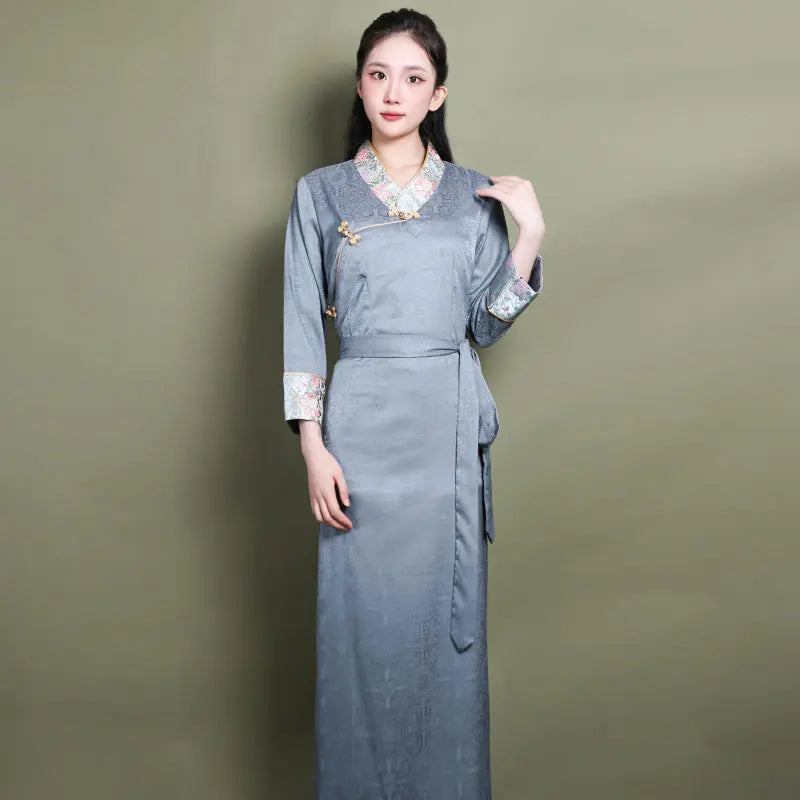 Tibetan women's festival wear