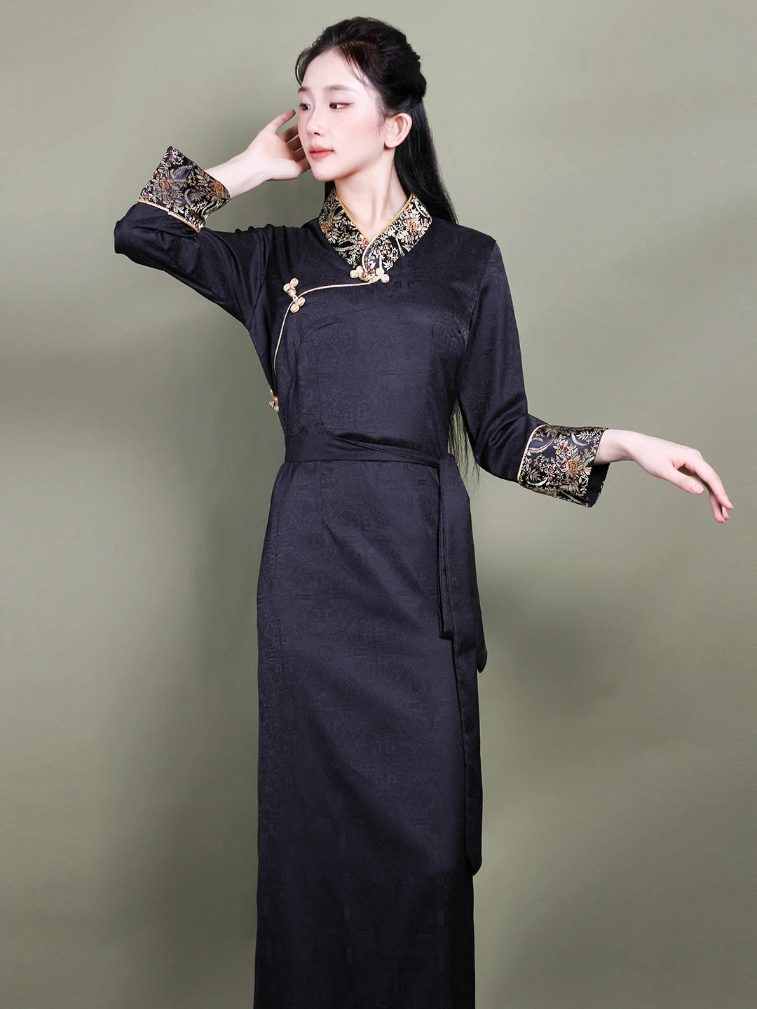 Tibetan women's festival wear