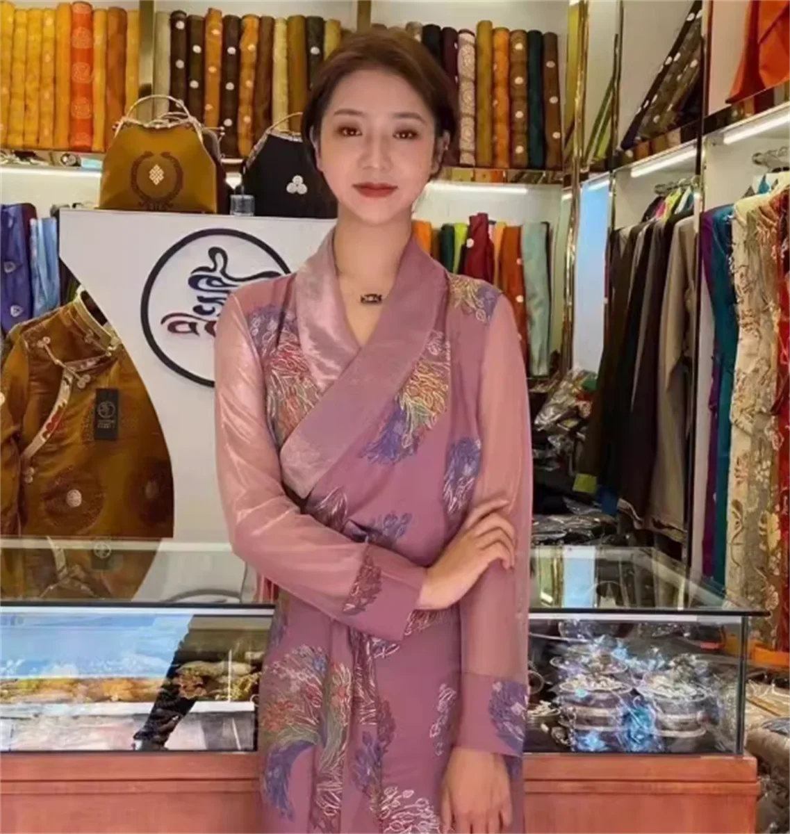 Spring and Summer Tibetan clothes in Lhasa