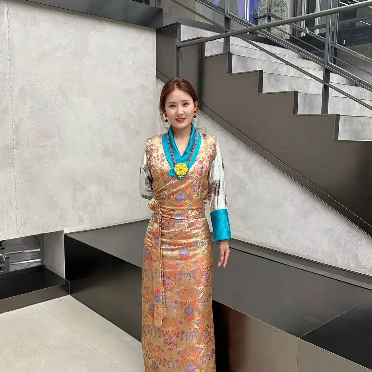 Tibetan women's dress